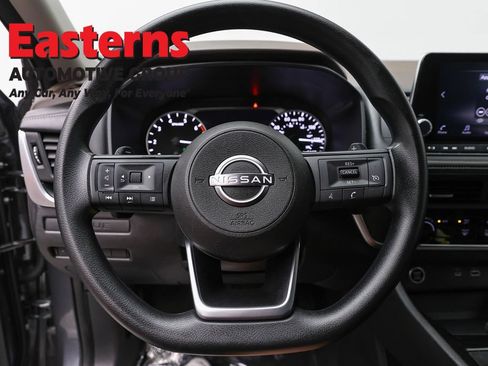 Used 2023 Nissan Rogue S AWD/4WD image 10