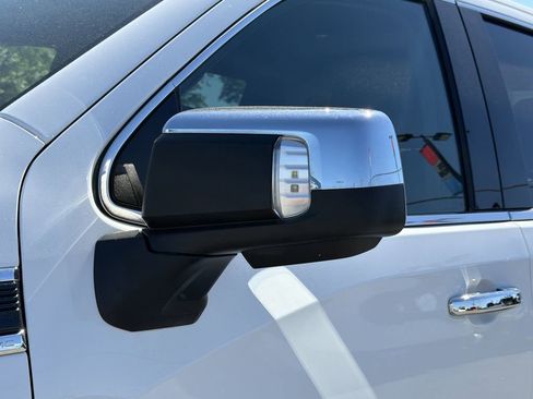 Used 2025 GMC Sierra 1500 SLT image 28