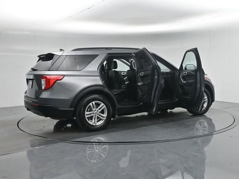 Certified 2021 Ford Explorer XLT image 5