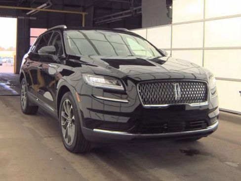 Used 2023 Lincoln Nautilus Reserve AWD/4WD image 4
