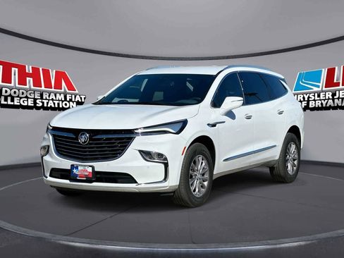 Used 2024 Buick Enclave Essence image 1