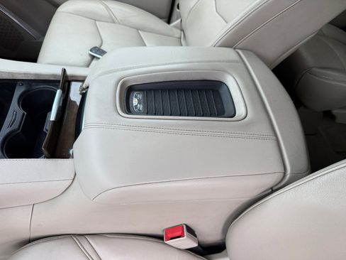 Used 2019 Cadillac Escalade ESV Premium Luxury AWD/4WD image 14
