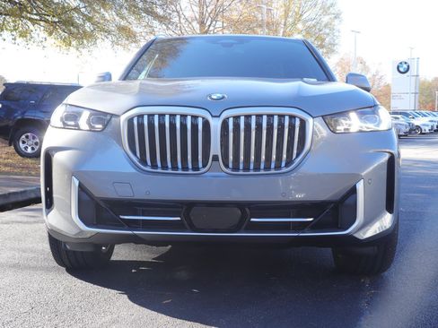 New 2026 BMW X5 xDrive40i w/ Premium Package image 2