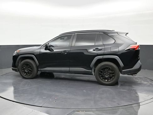 Used 2021 Toyota RAV4 LE image 2