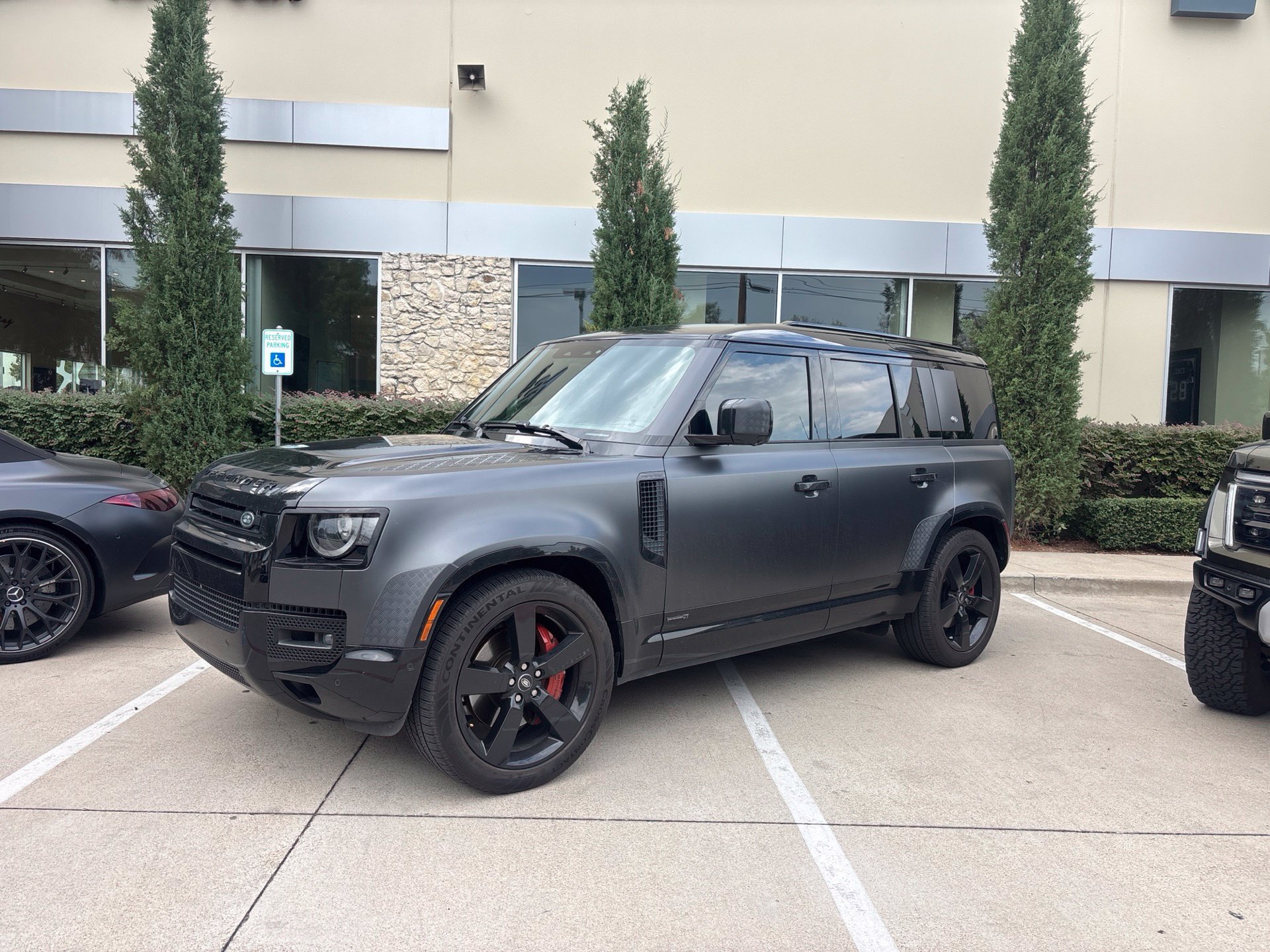 Used 2024 Land Rover Defender 110 X AWD/4WD image 1