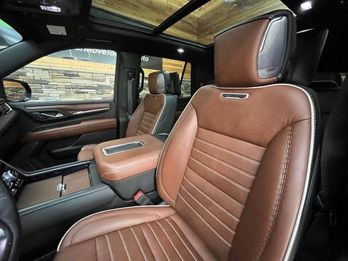 Used 2023 GMC Yukon Denali Ultimate AWD/4WD image 28