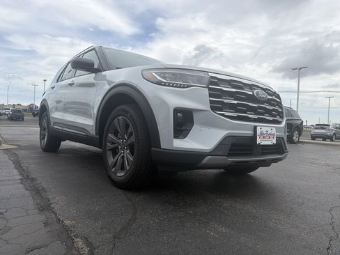 New 2026 Ford Explorer Active w/ Active Comfort Package AWD/4WD image 5