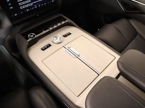 New 2025 Lincoln Navigator Reserve w/ Jet Appearance Package image 8