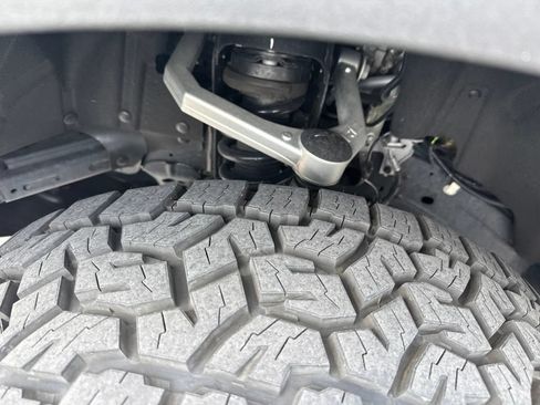 Used 2025 Ford Bronco Badlands AWD/4WD image 11