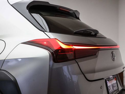 Used 2020 Lexus UX 250h w/ Premium Package image 11