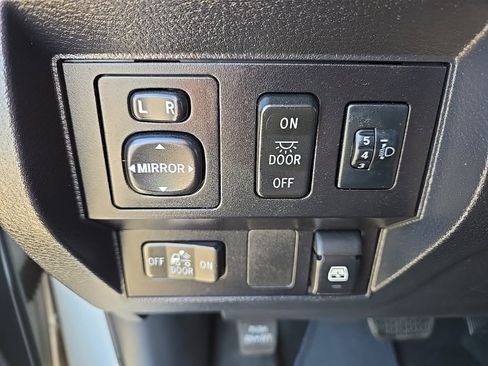 Used 2016 Toyota Tundra SR5 image 33