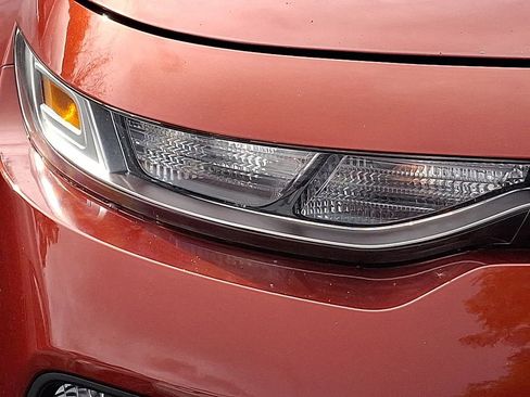 Used 2022 Kia Soul LX image 8