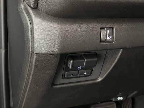 Used 2025 Chevrolet Colorado Trail Boss image 30