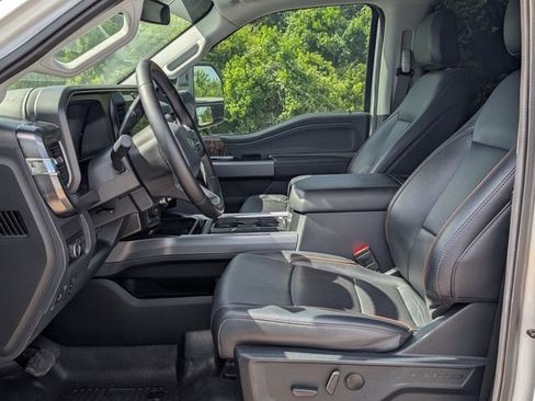 Used 2025 Ford F250 Lariat w/ FX4 Off-Road Package AWD/4WD image 12