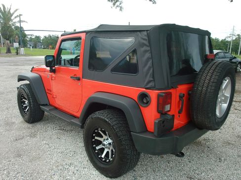 Used 2013 Jeep Wrangler Sport AWD/4WD image 8