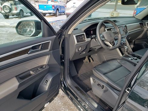 Used 2022 Volkswagen Atlas SE image 9