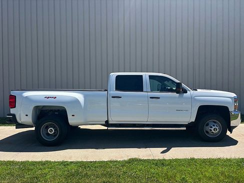 Used 2016 Chevrolet Silverado 3500 W/T w/ WT Convenience Package AWD/4WD image 3