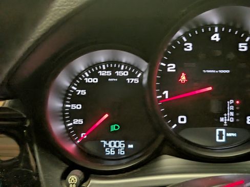 Used 2017 Porsche Macan image 34