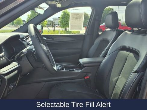 Used 2025 Jeep Grand Cherokee Altitude image 16