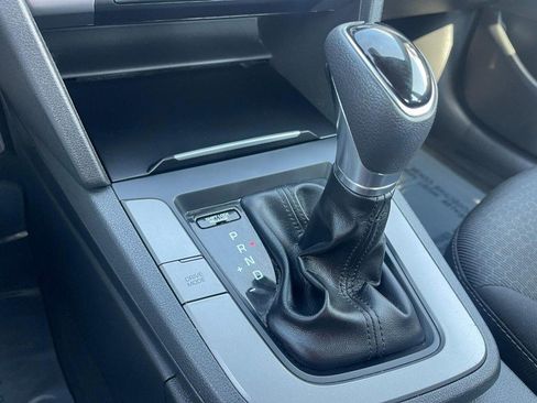 Used 2018 Hyundai Elantra SEL FWD image 24