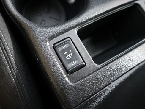 Used 2019 Nissan Rogue SV image 38