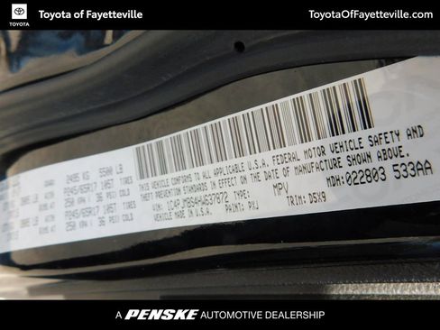 Used 2017 Jeep Cherokee Trailhawk image 11