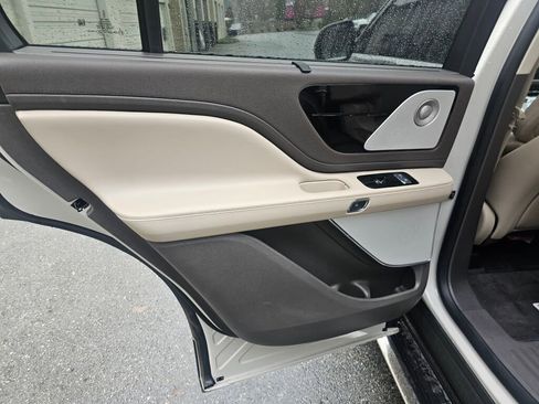 Used 2023 Lincoln Aviator Reserve w/ Equipment Group 201A image 20