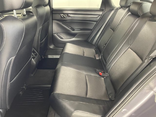 Used 2018 Honda Accord Sport image 17