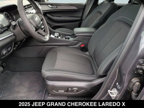 Used 2025 Jeep Grand Cherokee Laredo X w/ Luxury Tech Group I AWD/4WD image 14