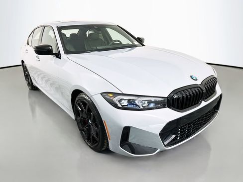 New 2026 BMW 330i Sedan w/ M Sport Package image 3