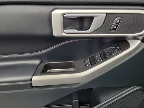 Certified 2023 Ford Explorer XLT RWD image 15