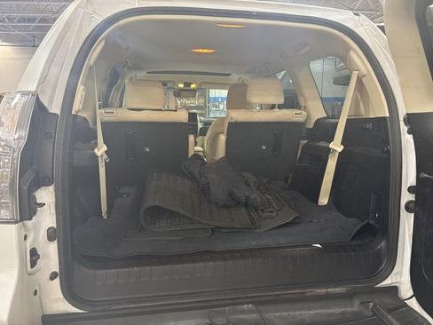 Used 2023 Lexus GX 460 Premium image 7