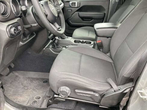 Used 2023 Jeep Wrangler Unlimited Sport AWD/4WD image 19
