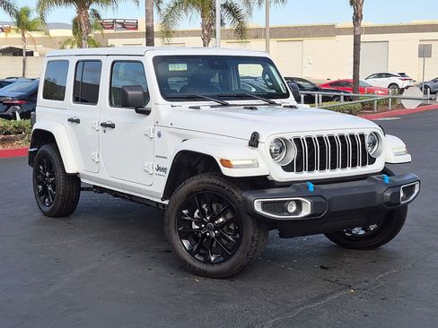 Used 2024 Jeep Wrangler Unlimited Sahara AWD/4WD image 2