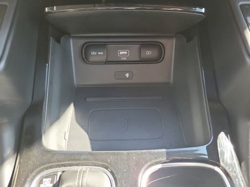 Used 2022 Kia Telluride SX w/ SX Prestige Package image 18