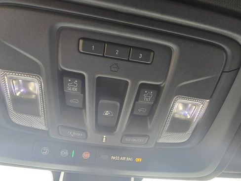 Used 2021 Chevrolet Silverado 3500 High Country image 11