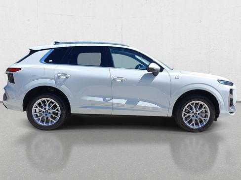 Certified 2026 Audi Q3 quattro 2.0T AWD/4WD image 4