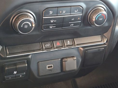 Used 2020 Chevrolet Silverado 2500 Custom w/ Custom Convenience Package image 17