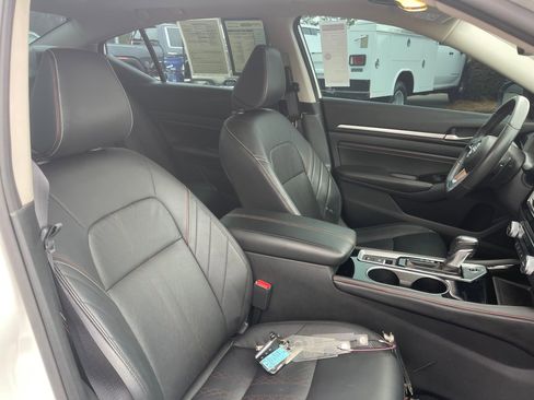 Used 2023 Nissan Altima 2.0 SR image 29