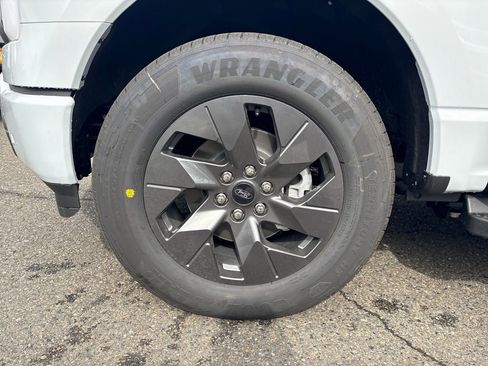 New 2025 Ford F150 Lightning Lariat image 30