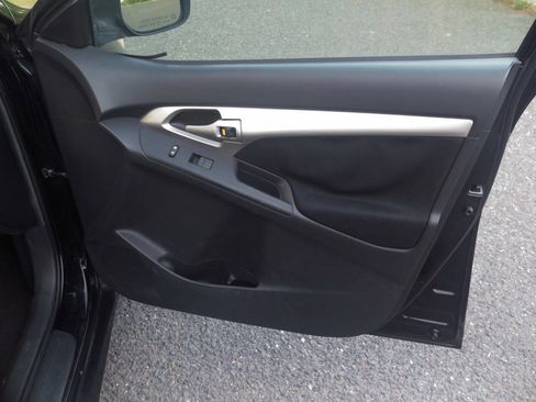 Used 2009 Toyota Matrix FWD image 19