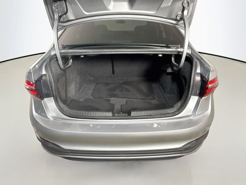 Used 2024 Volkswagen Jetta SE FWD image 35