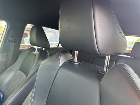 Used 2021 Toyota Venza XLE image 14