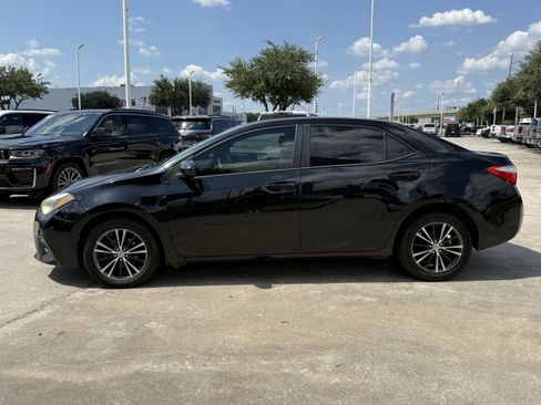 Used 2016 Toyota Corolla LE FWD image 8