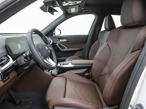 Used 2025 BMW X1 xDrive28i w/ Convenience Package image 10