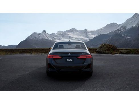 New 2026 BMW 530i RWD image 5