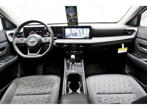 New 2026 Nissan Kicks SV w/ SV Premium Package image 7