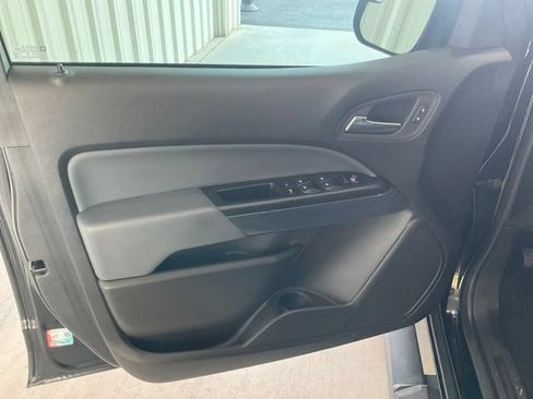Used 2022 Chevrolet Colorado Z71 w/ Safety Package RWD image 4