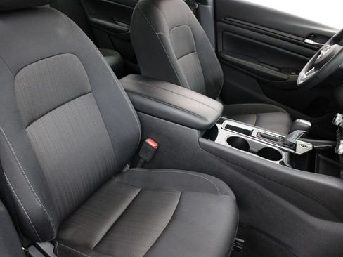 Used 2024 Nissan Altima 2.5 SV FWD image 23