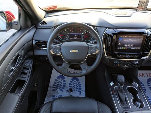 Used 2023 Chevrolet Traverse LT image 18